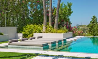 Villa de luxe rénovée et spacieuse à vendre dans un style méditerranéen avec un design contemporain à Nueva Andalucia, Marbella 39606 