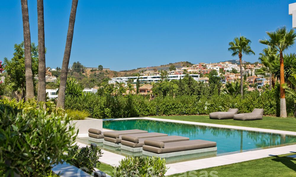 Villa de luxe rénovée et spacieuse à vendre dans un style méditerranéen avec un design contemporain à Nueva Andalucia, Marbella 39607