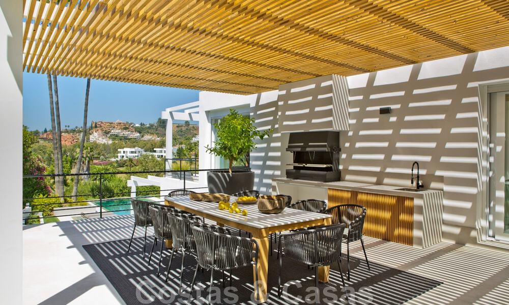 Villa de luxe rénovée et spacieuse à vendre dans un style méditerranéen avec un design contemporain à Nueva Andalucia, Marbella 39608