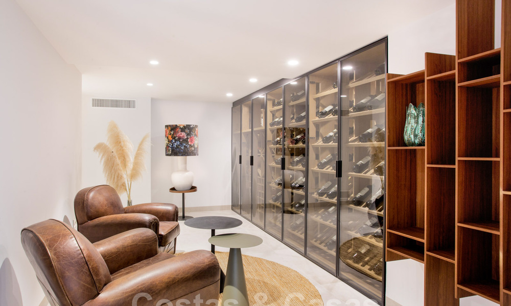Villa de luxe rénovée et spacieuse à vendre dans un style méditerranéen avec un design contemporain à Nueva Andalucia, Marbella 39621