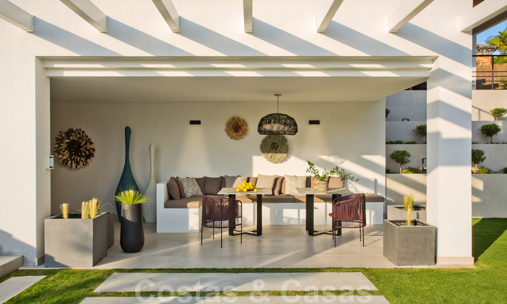 Villa de luxe rénovée et spacieuse à vendre dans un style méditerranéen avec un design contemporain à Nueva Andalucia, Marbella 39622