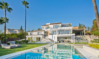 Villa de luxe rénovée et spacieuse à vendre dans un style méditerranéen avec un design contemporain à Nueva Andalucia, Marbella 39623 