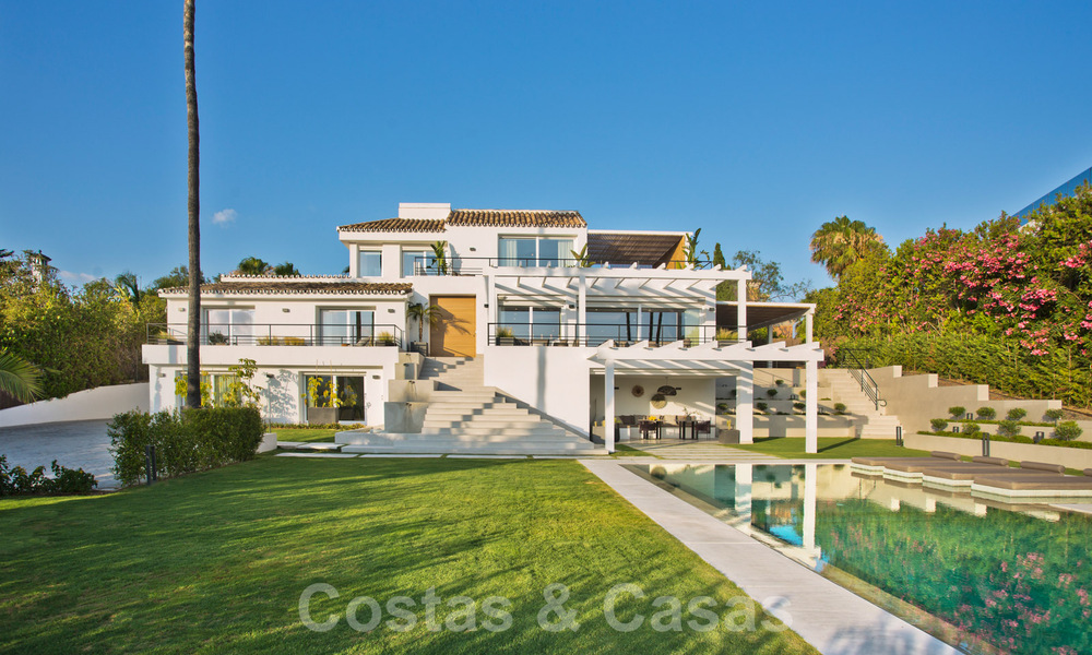 Villa de luxe rénovée et spacieuse à vendre dans un style méditerranéen avec un design contemporain à Nueva Andalucia, Marbella 39624