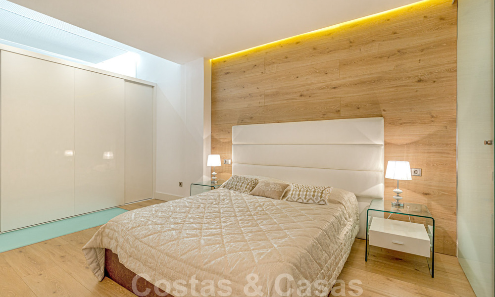 Appartement contemporain rénové en première ligne de la plage à vendre à Gray D'Albion à Puerto Banus, Marbella 39760