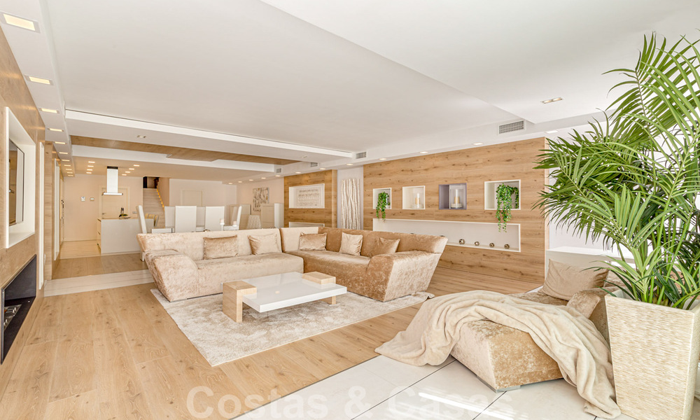 Appartement contemporain rénové en première ligne de la plage à vendre à Gray D'Albion à Puerto Banus, Marbella 39772