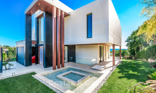 Villa d'architecture moderne avec vue panoramique sur la mer à vendre dans un complexe de golf 5 étoiles à Marbella – Benahavis 791728 