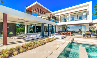 Villa d'architecture moderne avec vue panoramique sur la mer à vendre dans un complexe de golf 5 étoiles à Marbella – Benahavis 791732 