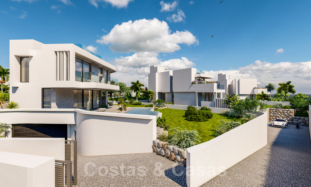 Villas luxueuses, modernes, nouvellement construites, à vendre en bord de la mer avec vue sur la mer à Marbella Est 39812