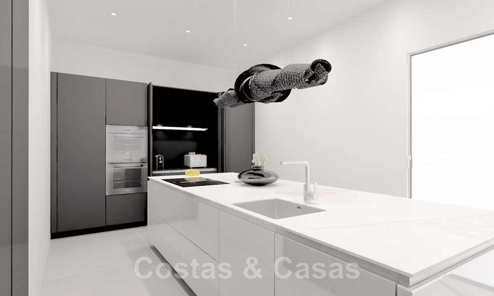 Villas luxueuses, modernes, nouvellement construites, à vendre en bord de la mer avec vue sur la mer à Marbella Est 44081