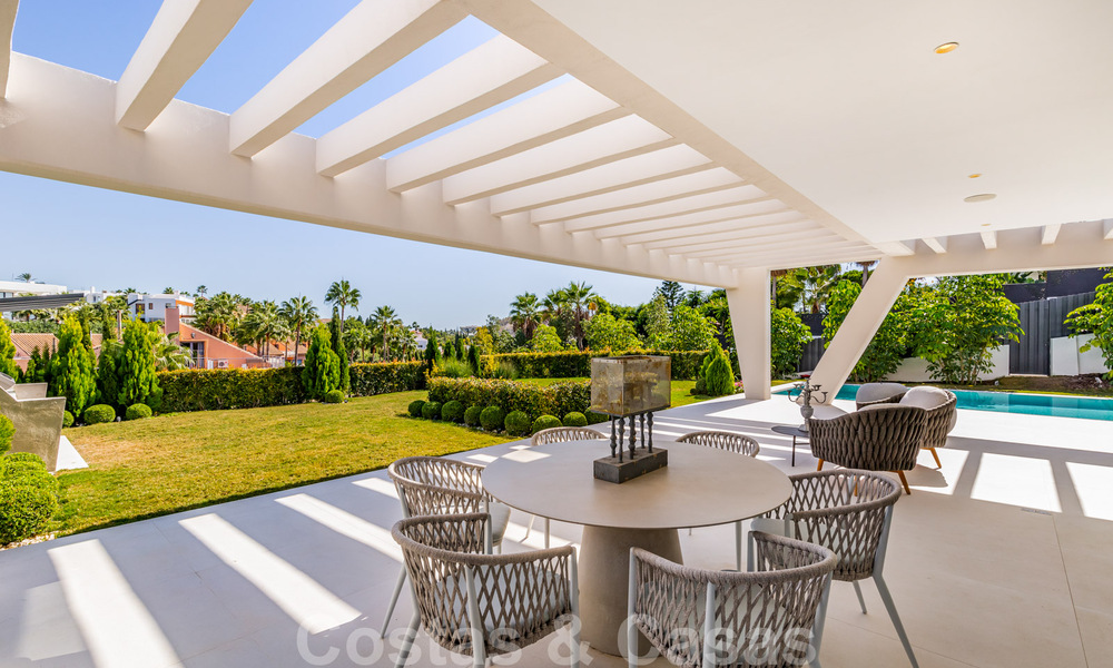 Villa moderne et magistrale, prête à emménager, à vendre à Nueva Andalucia, Marbella 39890