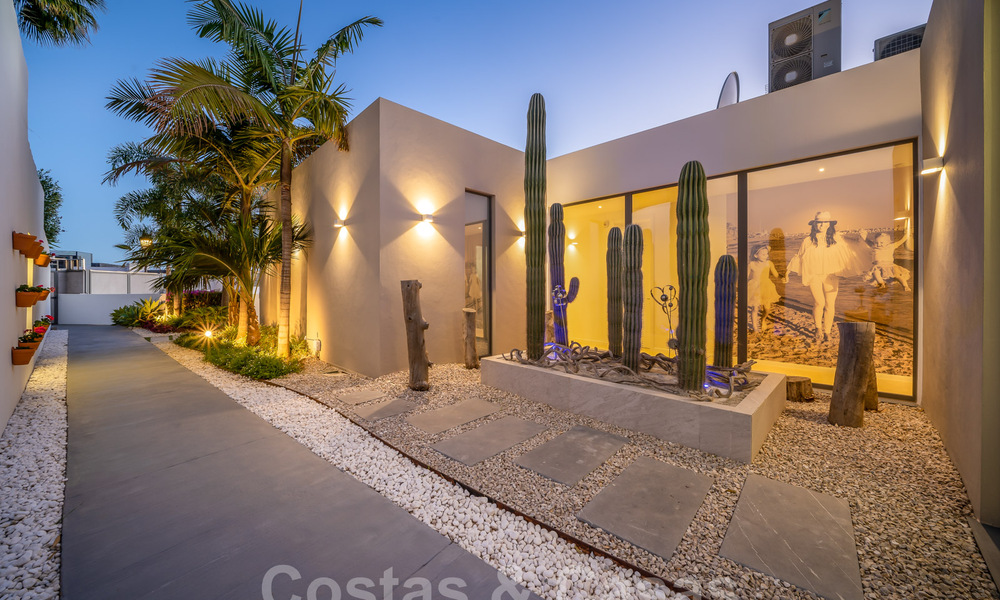 Spacieuse villa architecturale à vendre avec vue spectaculaire sur la mer dans une communauté privée de Benahavis - Marbella 39938