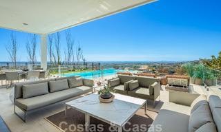 Spacieuse villa architecturale à vendre avec vue spectaculaire sur la mer dans une communauté privée de Benahavis - Marbella 52171 