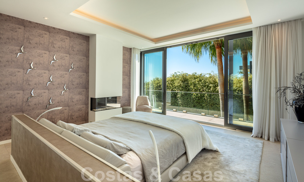 Spacieuse villa architecturale à vendre avec vue spectaculaire sur la mer dans une communauté privée de Benahavis - Marbella 52172