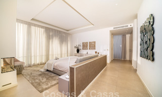 Spacieuse villa architecturale à vendre avec vue spectaculaire sur la mer dans une communauté privée de Benahavis - Marbella 52184 