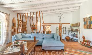 Propriété rustique traditionnelle à vendre sur un grand terrain de plus de 17 000 m² à la périphérie du village dans la zone exclusive de Benahavis 55769 