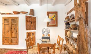 Propriété rustique traditionnelle à vendre sur un grand terrain de plus de 17 000 m² à la périphérie du village dans la zone exclusive de Benahavis 55771 