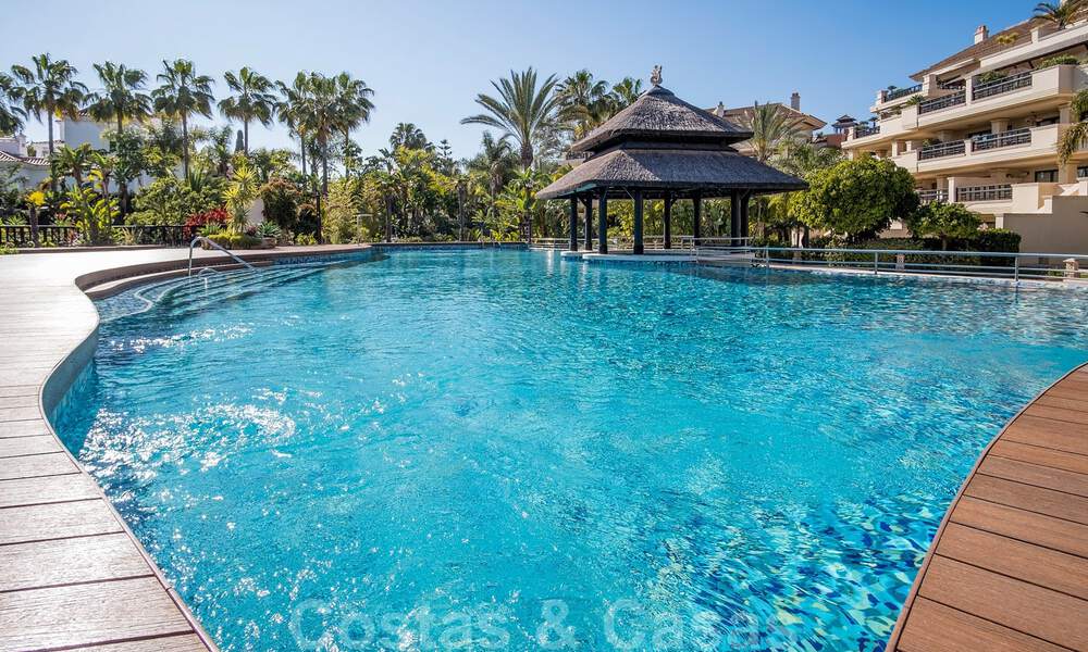 Vente d'un duplex exclusif et luxueux dans un complexe cinq étoiles en bord de mer, Puerto Banus, Marbella 40105