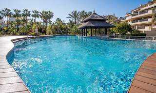 Vente d'un duplex exclusif et luxueux dans un complexe cinq étoiles en bord de mer, Puerto Banus, Marbella 40105 