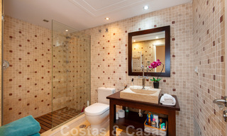 Spacieux appartement de luxe à vendre avec vue sur la mer, dans un complexe en première ligne de plage sur le nouveau Golden Mile entre Marbella et Estepona 39991 