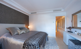 Spacieux appartement de luxe à vendre avec vue sur la mer, dans un complexe en première ligne de plage sur le nouveau Golden Mile entre Marbella et Estepona 39996 