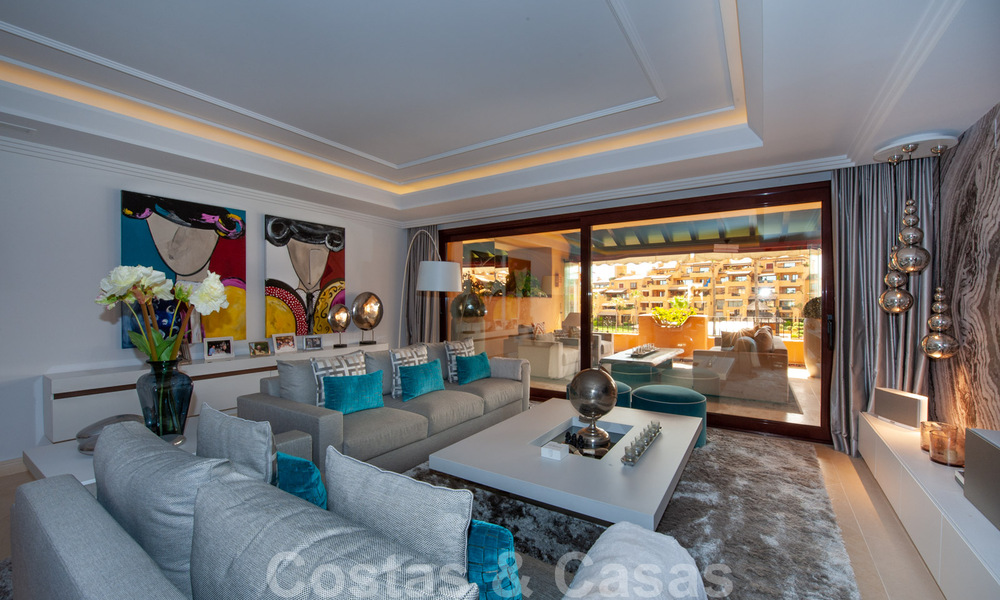 Spacieux appartement de luxe à vendre avec vue sur la mer, dans un complexe en première ligne de plage sur le nouveau Golden Mile entre Marbella et Estepona 40000