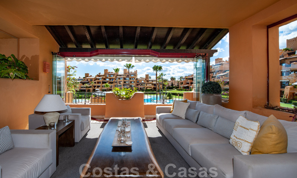 Spacieux appartement de luxe à vendre avec vue sur la mer, dans un complexe en première ligne de plage sur le nouveau Golden Mile entre Marbella et Estepona 40006