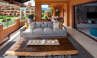 Spacieux appartement de luxe à vendre avec vue sur la mer, dans un complexe en première ligne de plage sur le nouveau Golden Mile entre Marbella et Estepona 40009 