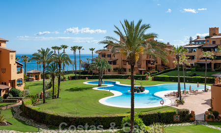 Spacieux appartement de luxe à vendre avec vue sur la mer, dans un complexe en première ligne de plage sur le nouveau Golden Mile entre Marbella et Estepona 40015