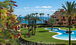 Spacieux appartement de luxe à vendre avec vue sur la mer, dans un complexe en première ligne de plage sur le nouveau Golden Mile entre Marbella et Estepona 40016 