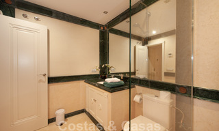 Spacieux appartement de luxe à vendre avec vue sur la mer, dans un complexe en première ligne de plage sur le nouveau Golden Mile entre Marbella et Estepona 40019 