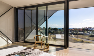 Villa unique, ultramoderne, à rotation intelligente à 360°, à vendre sur le nouveau Golden Mile entre Marbella et Estepona 40214 