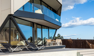 Villa unique, ultramoderne, à rotation intelligente à 360°, à vendre sur le nouveau Golden Mile entre Marbella et Estepona 40225 