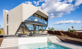 Villa unique, ultramoderne, à rotation intelligente à 360°, à vendre sur le nouveau Golden Mile entre Marbella et Estepona 40226 