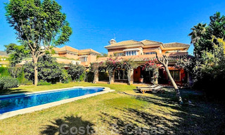 Villa de luxe traditionnelle et méditerranéenne dans la vallée du golf de Nueva Andalucia - Marbella 40300 