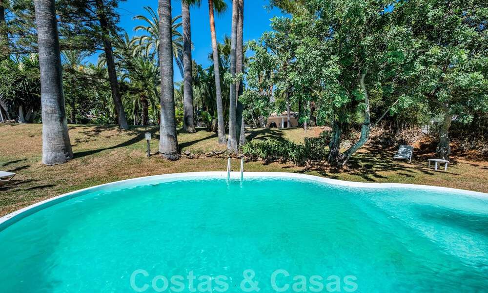 Méditerranée, bungalow - villa à vendre avec un bel étang sur le Golden Mile, Marbella 40338