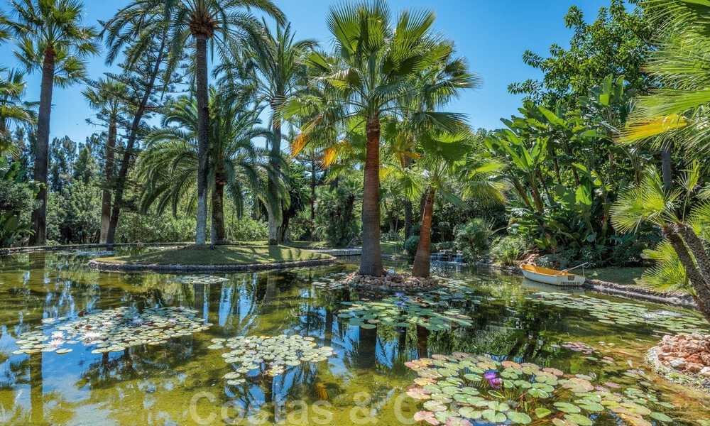 Méditerranée, bungalow - villa à vendre avec un bel étang sur le Golden Mile, Marbella 40340
