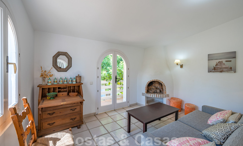 Méditerranée, bungalow - villa à vendre avec un bel étang sur le Golden Mile, Marbella 40343