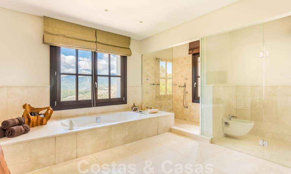 Villa espagnole contemporaine à vendre dans le très exclusif complexe La Zagaleta Resort à Marbella - Benahavis 40418