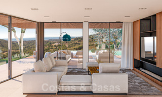 Villa contemporaine et moderne à vendre, située dans un environnement naturel, avec une vue imprenable sur la vallée et la mer, dans un complexe fermé à Benahavis - Marbella 40520 