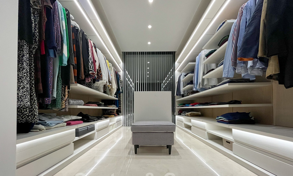 Luxueuses villas de construction neuve à vendre, avec vue sur la mer, dans une communauté fermée, sur le Golden Mile de Marbella 41140