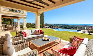 Charmante villa de luxe espagnole à vendre, en première ligne de golf avec vue panoramique sur le terrain à Marbella - Benahavis 40872 