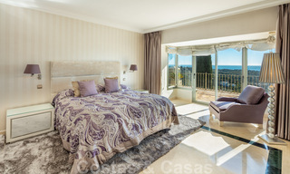 Charmante villa de luxe espagnole à vendre, en première ligne de golf avec vue panoramique sur le terrain à Marbella - Benahavis 40875 