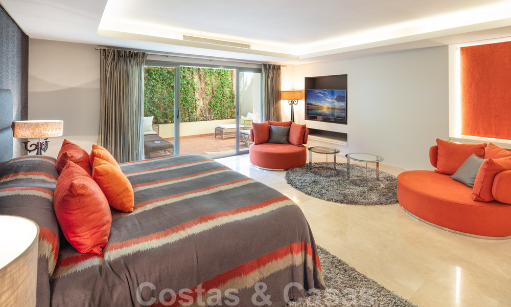 Charmante villa de luxe espagnole à vendre, en première ligne de golf avec vue panoramique sur le terrain à Marbella - Benahavis 40885