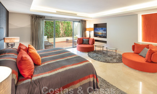 Charmante villa de luxe espagnole à vendre, en première ligne de golf avec vue panoramique sur le terrain à Marbella - Benahavis 40885 