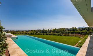 Spacieuse villa moderne à vendre avec vue spectaculaire sur la mer dans une communauté fermée à Benahavis - Marbella 40667 