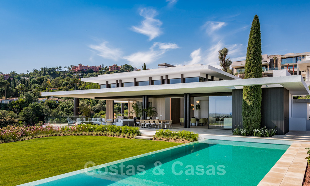 Spacieuse villa moderne à vendre avec vue spectaculaire sur la mer dans une communauté fermée à Benahavis - Marbella 40670