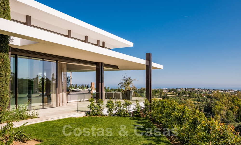 Spacieuse villa moderne à vendre avec vue spectaculaire sur la mer dans une communauté fermée à Benahavis - Marbella 40690