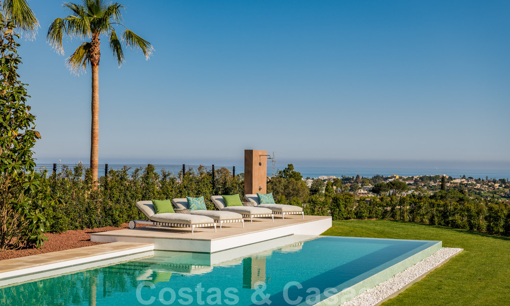 Spacieuse villa moderne à vendre avec vue spectaculaire sur la mer dans une communauté fermée à Benahavis - Marbella 40718