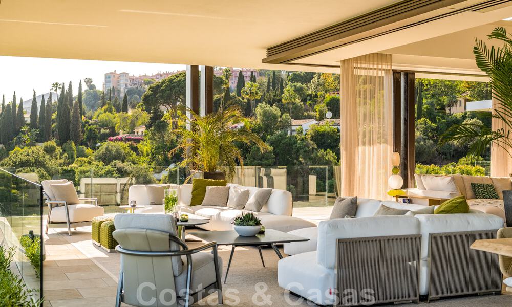 Spacieuse villa moderne à vendre avec vue spectaculaire sur la mer dans une communauté fermée à Benahavis - Marbella 40720