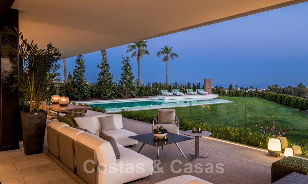 Spacieuse villa moderne à vendre avec vue spectaculaire sur la mer dans une communauté fermée à Benahavis - Marbella 40760